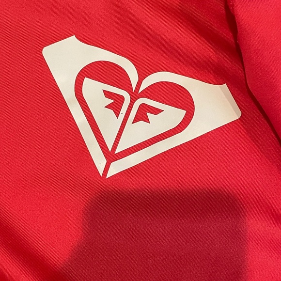 Roxy Women’s Red Rash Guard medium - Picture 3 of 4